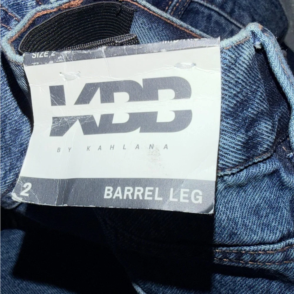 KBB by Kahlana Women’s Lynnox Jean Mid-Rise Barrel Leg Dark Wash Denim Size 2